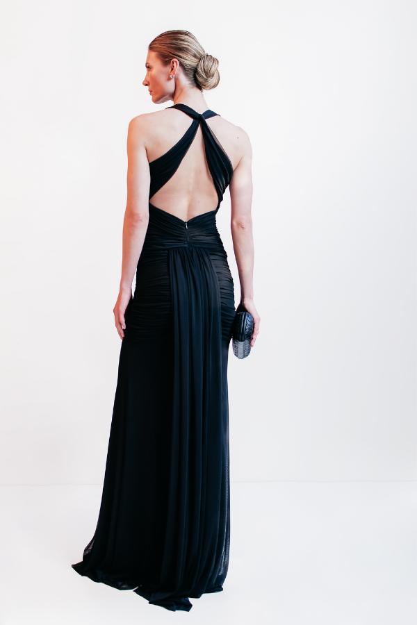 VESTIDO LONGO PRETO COM DECOTE E FIVELA DE CRISTAL UNITY SEVEN