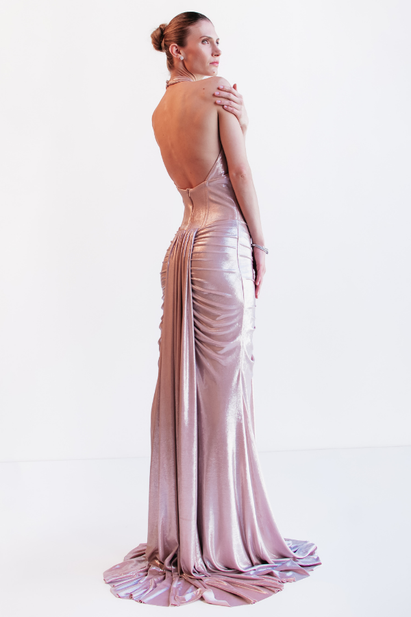 VESTIDO LONGO METALIZADO COM DECOTE HALTER UNITY SEVEN