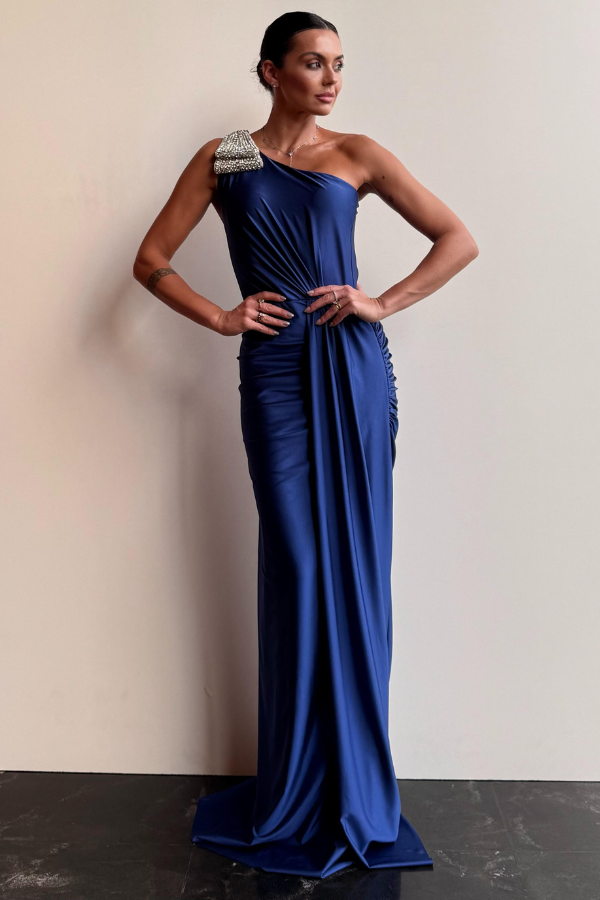 VESTIDO LONGO COM APLICAÇÃO NO OMBRO UNITY SEVEN