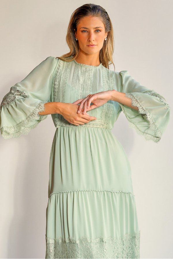 VESTIDO LONGO FLUIDO VERDE MENTA COM BABADOS UNITY SEVEN