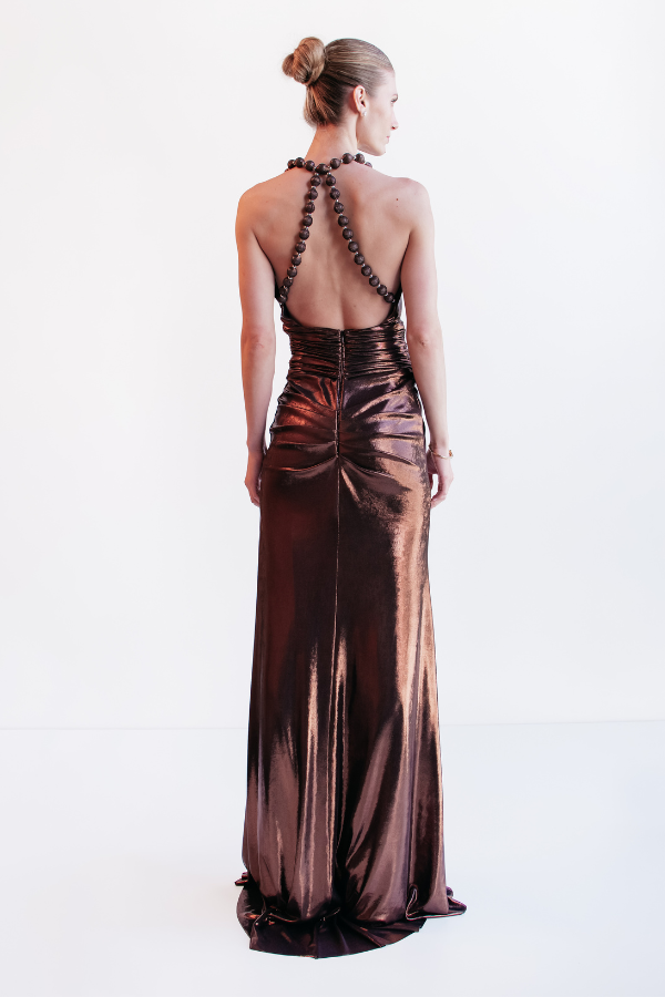 VESTIDO LONGO BRONZE COM DECOTE DE BOLAS UNITY SEVEN