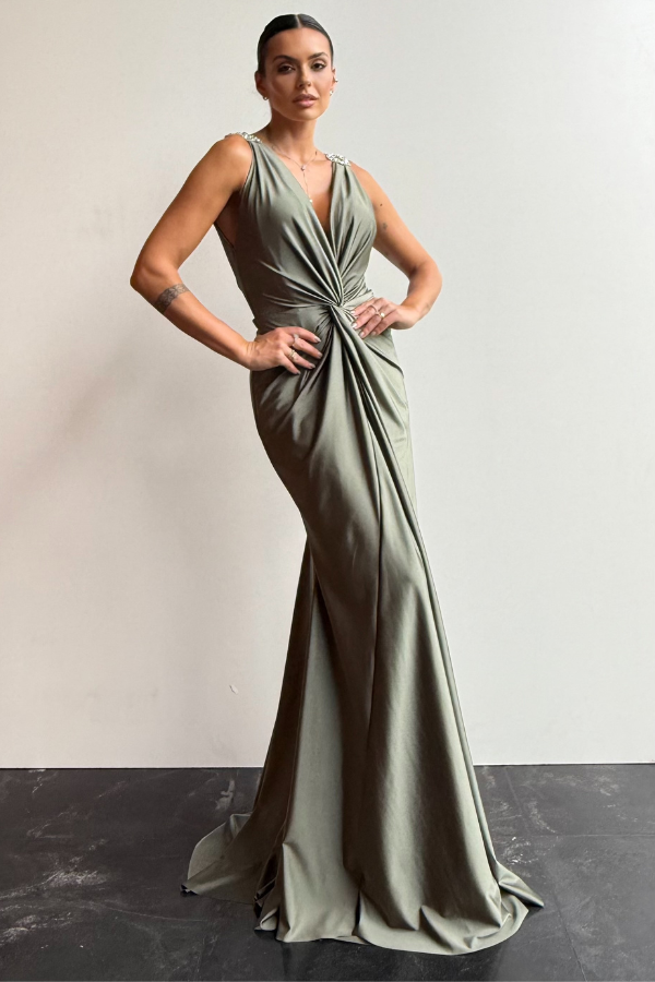 VESTIDO LONGO VERDE COM DETALHES NOS OMBROS UNITY SEVEN