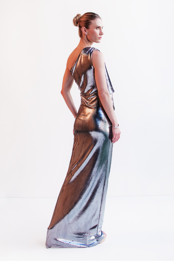 VESTIDO LONGO PRATA DE UM OMBRO SÓ UNITY SEVEN