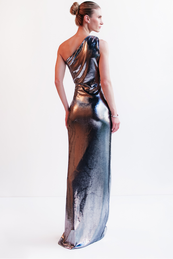 VESTIDO LONGO PRATA DE UM OMBRO SÓ UNITY SEVEN