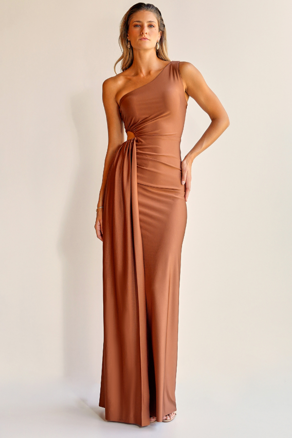 VESTIDO LONGO MARROM COM RECORTE NA CINTURA UNITY SEVEN