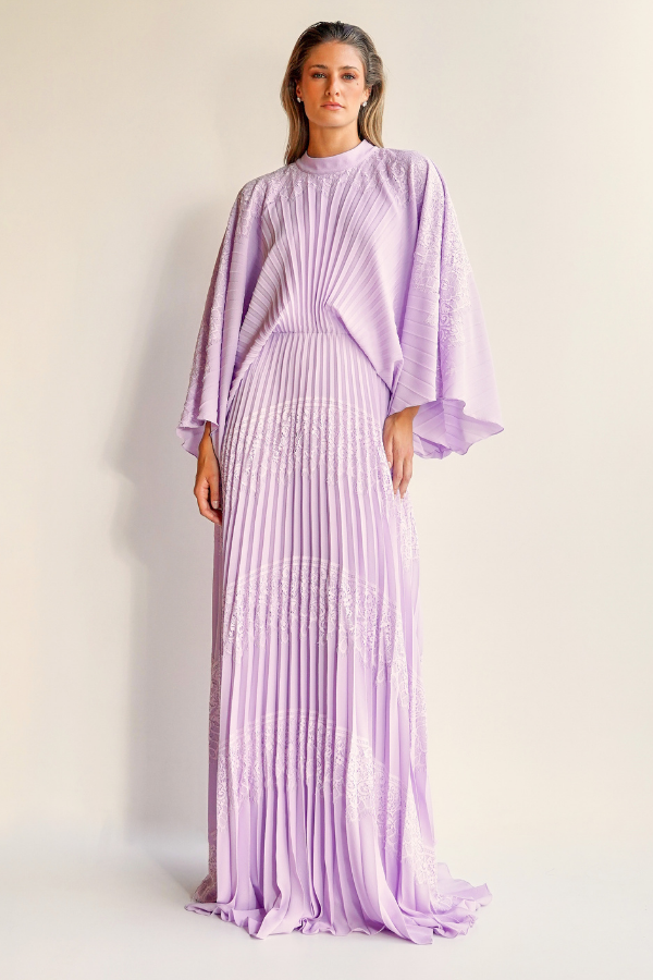 VESTIDO LONGO LILÁS DE RENDA COM MANGAS UNITY SEVEN