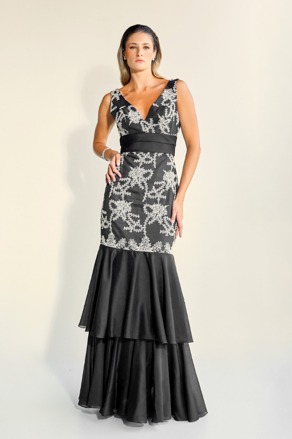 VESTIDO LONGO PRETO DE TECIDO BORDADO UNITY SEVEN
